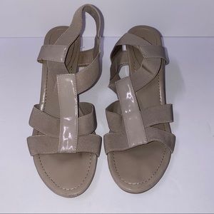 🦋 Nude strappy wedge heel